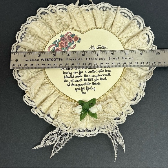 Heart Shape SISTER Note Ruffle Cursive Heart Decor 10 in X 10 in Vintage - Picture 9 of 10